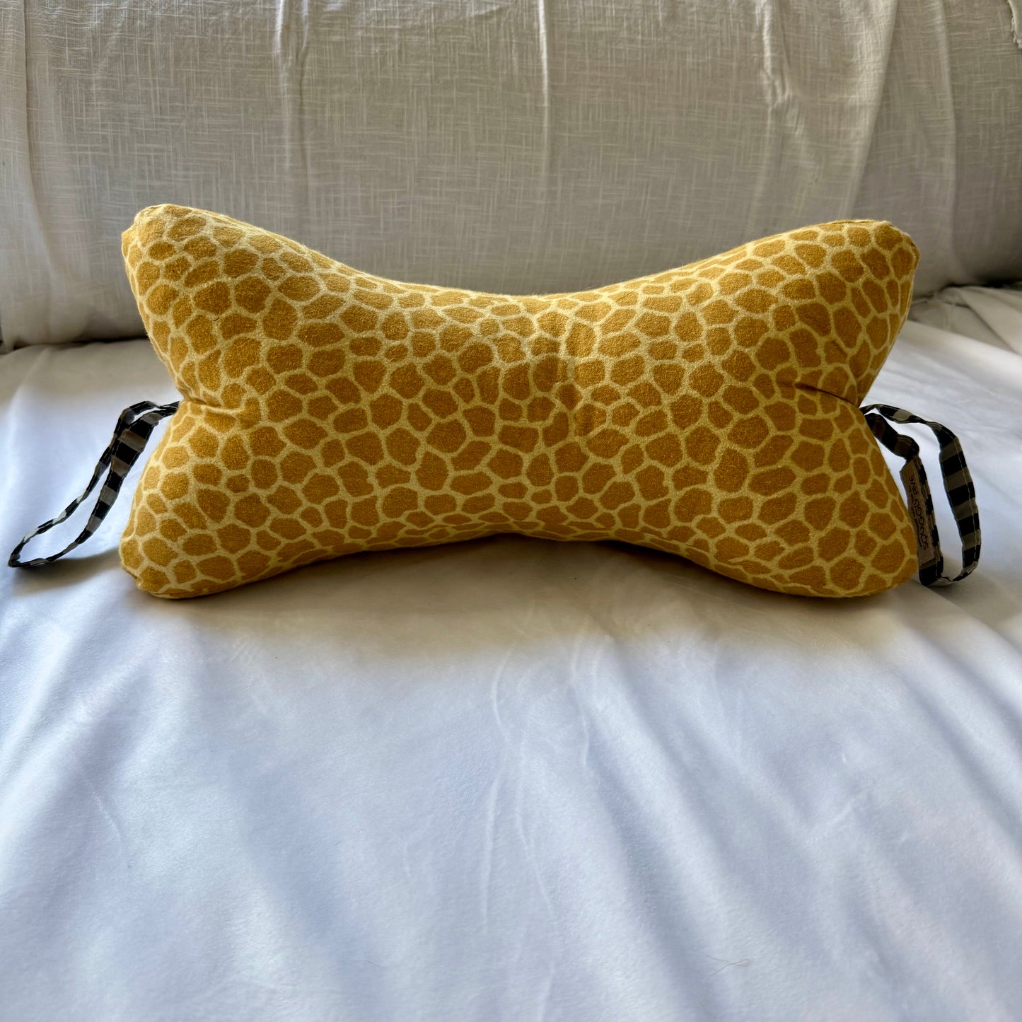 Squiggle Pillow - Giraffe