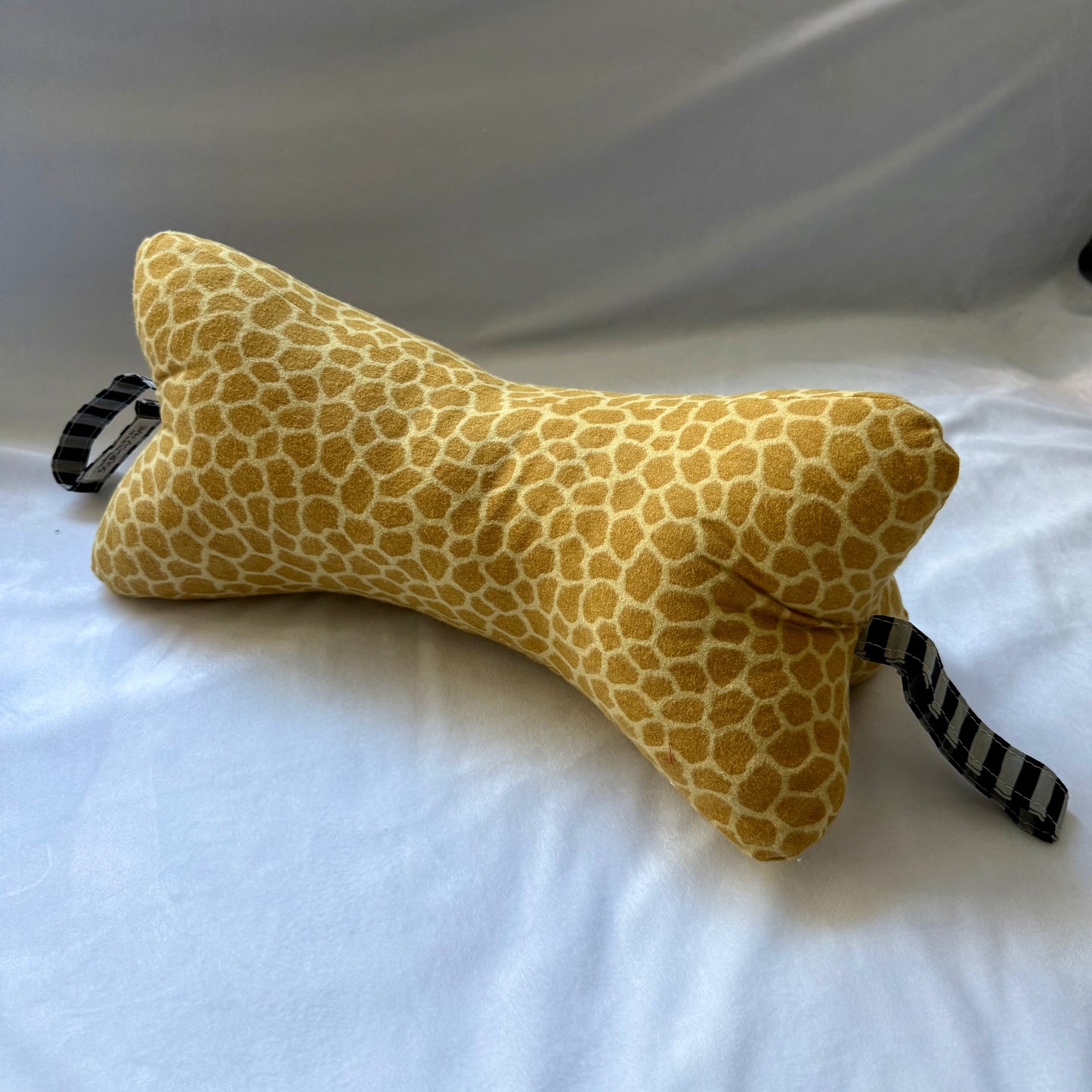 Squiggle Pillow - Giraffe