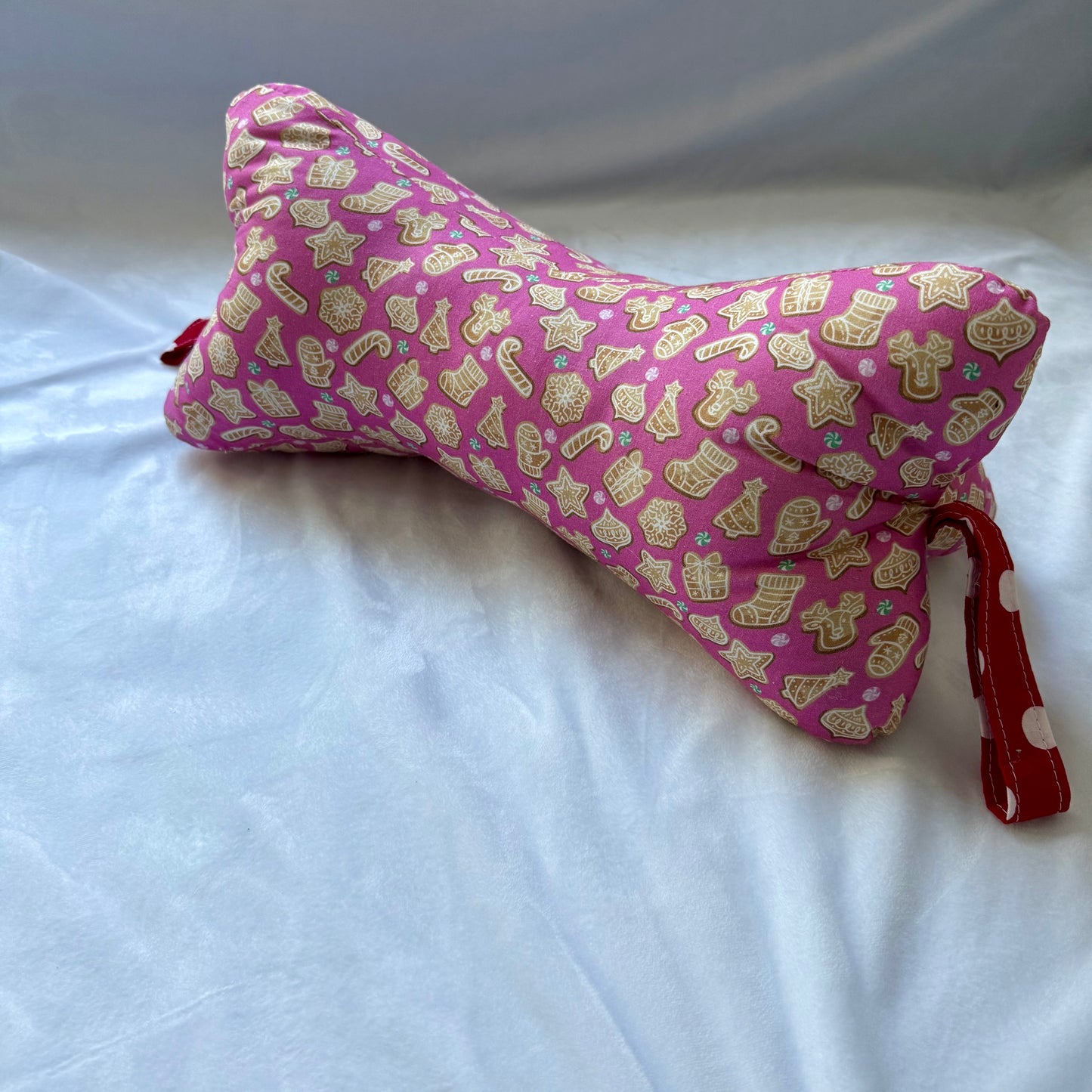 Squiggle Pillow - Christmas Cookies on pink